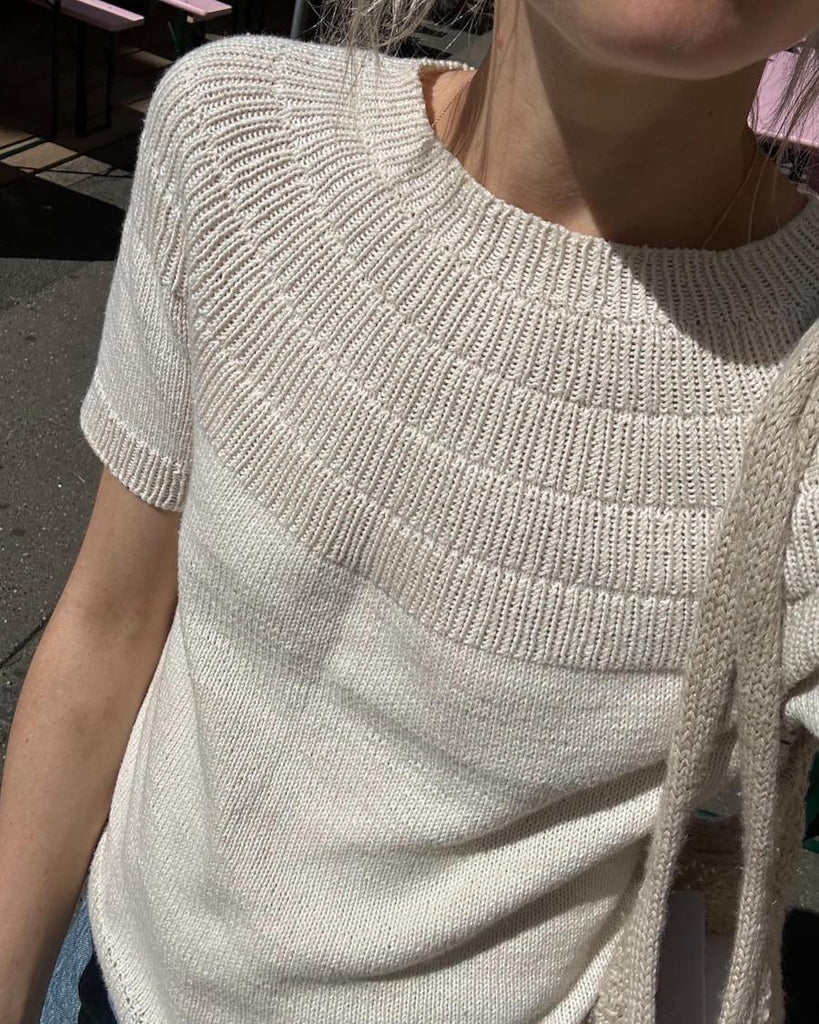 Closeup af hvid Anker Tee