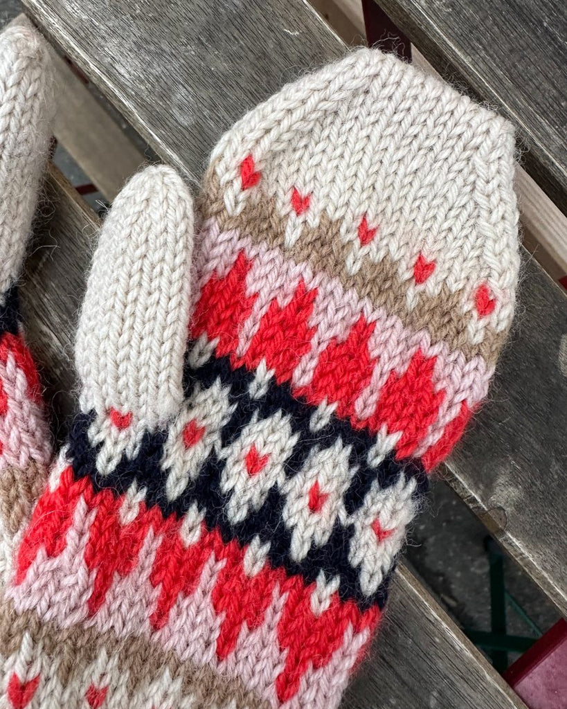 Closeup af flerfarvede Celeste Vanter