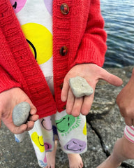 Closeup af rød Eva Cardigan Junior