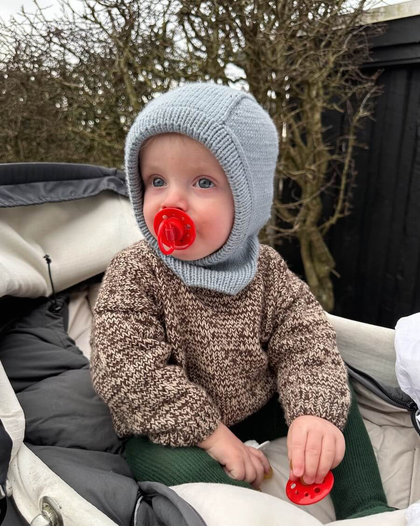 Barn iført lysebrun og hvid Melange Sweater Baby