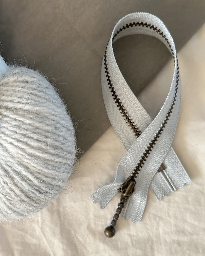 Lynlås 23 cm i farven havskum