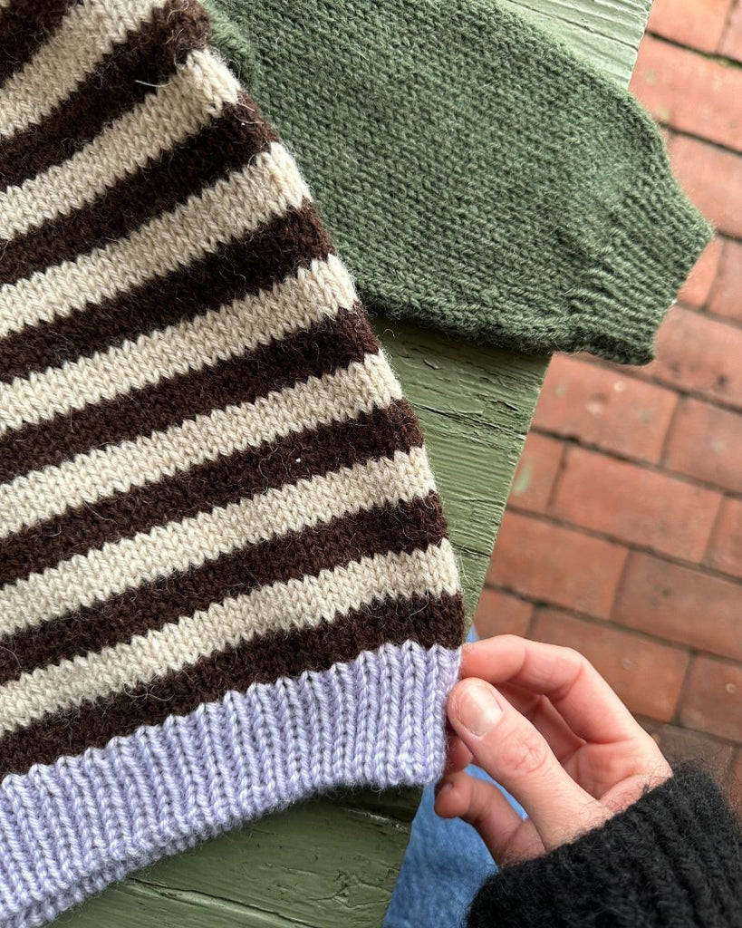 Closeup af flerfarvet Holger Sweater