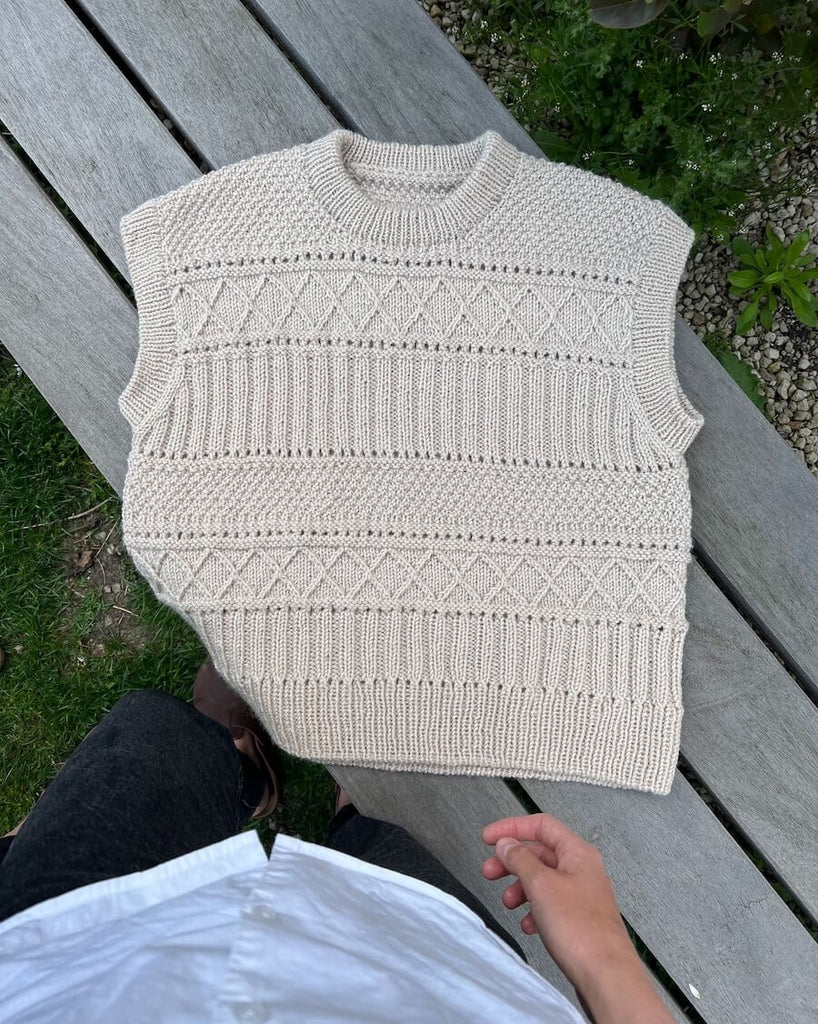 Liggende kitfarvet Ingrid Slipover