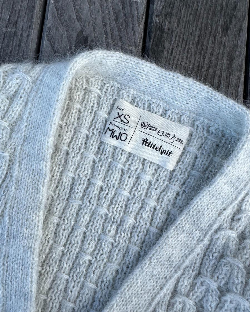 Detaljebillede af grå Jenny Jacket V-neck