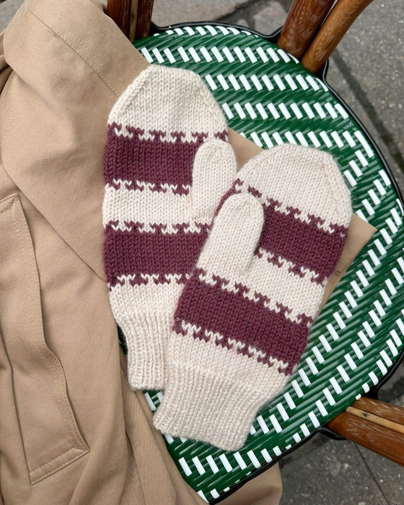 Liggende røde og hvide Key Vanter