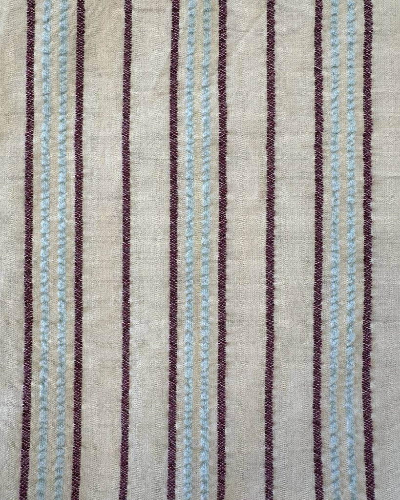 Closeup af stoffet i farven Seersucker Twin Stripe