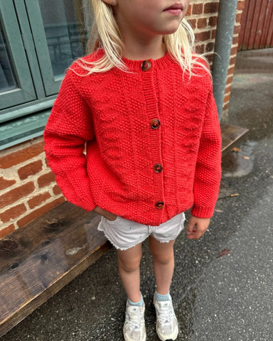 Barn iført rød Little Esther Jacket