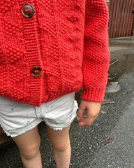 Barn iført rød Little Esther Jacket