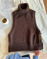 Liggebillede af mørkebrun Lulu Slipover - Chunky Edition