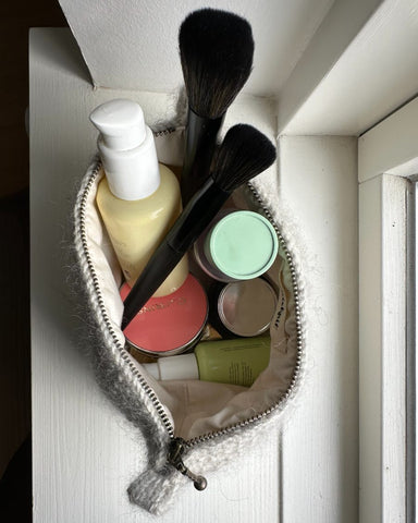 Marie case med natur for 23 cm med makeup i