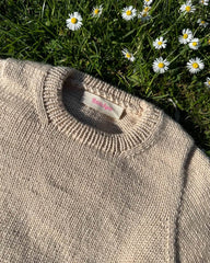 Liggebillede af beige Poppy Tee Junior