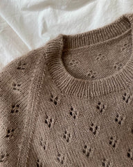 Detaljebillede af brun Rigmor Tee