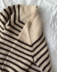 Detaljebillede af sort og hvid Seaside Sweater