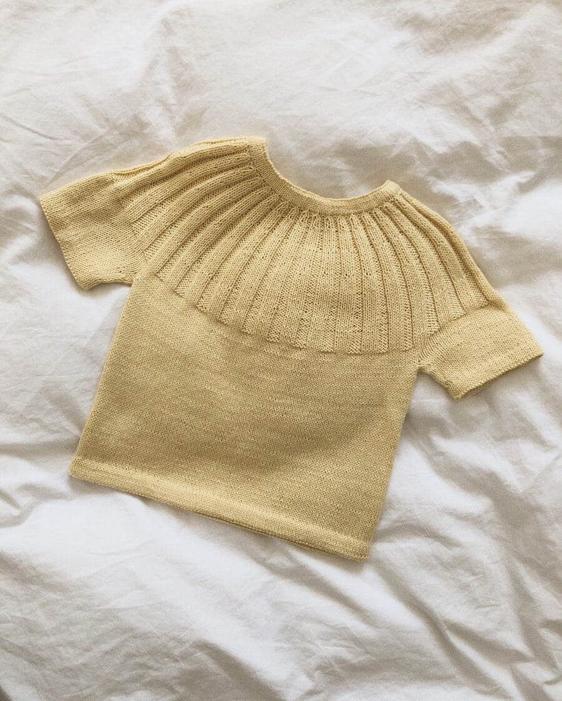 Gul Sunday Tee Junior på dyne