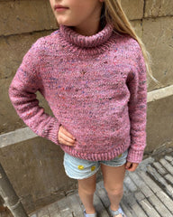 Pige iført pink Terrazzo Sweater Junior