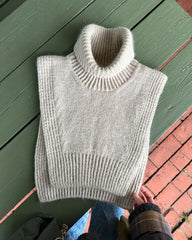 Hvid Terrazzo Neck på havebord