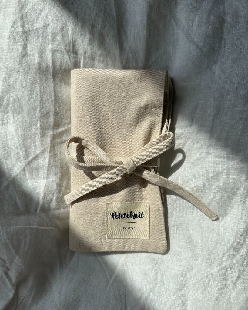 To go knitter's needle case med logo label