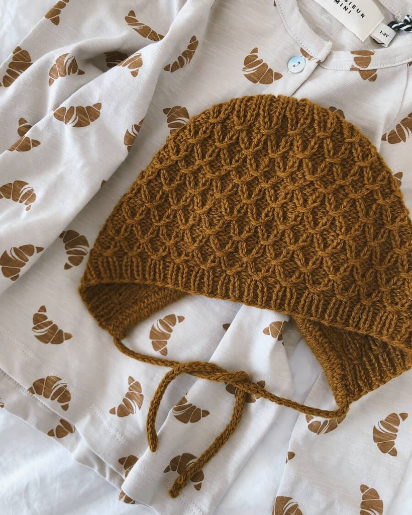 Liggende okkerfarvet Karens Kyse