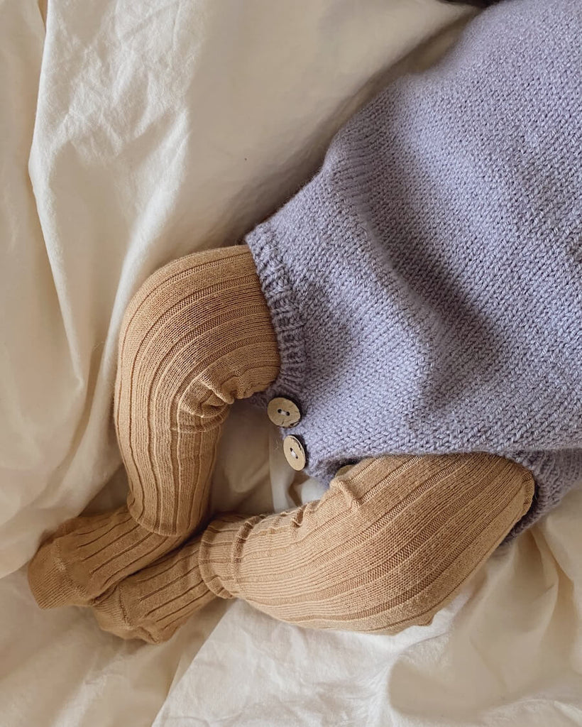 Closeup af lilla Ankers Dragt