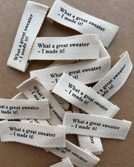 Bunke af små "What a great sweater - I made it! labels