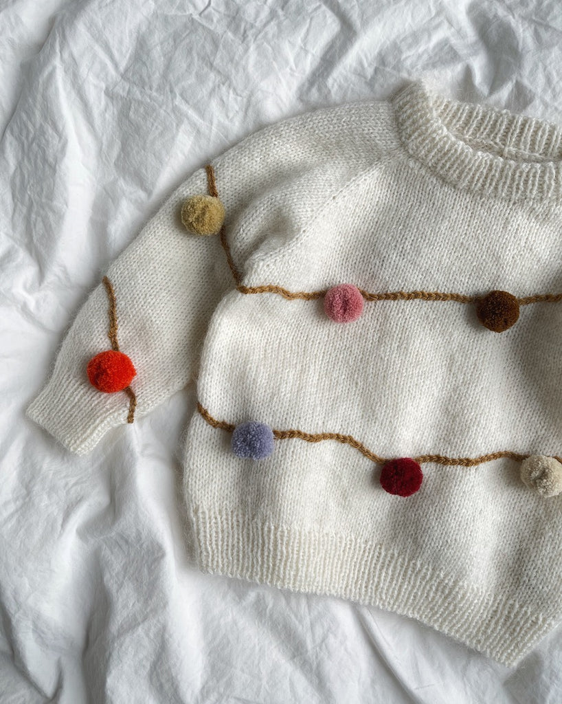 Liggebillede af hvid Let's Christmas Sweater