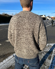 Mand iført brun Melange Sweater Man
