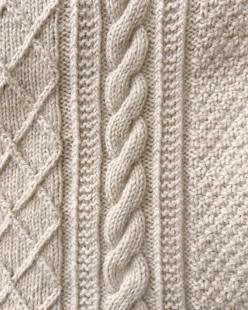 Closeup af hvid Moby Sweater