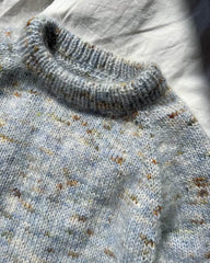 Detaljebillede af nistret lyseblå Monday Sweater Junior