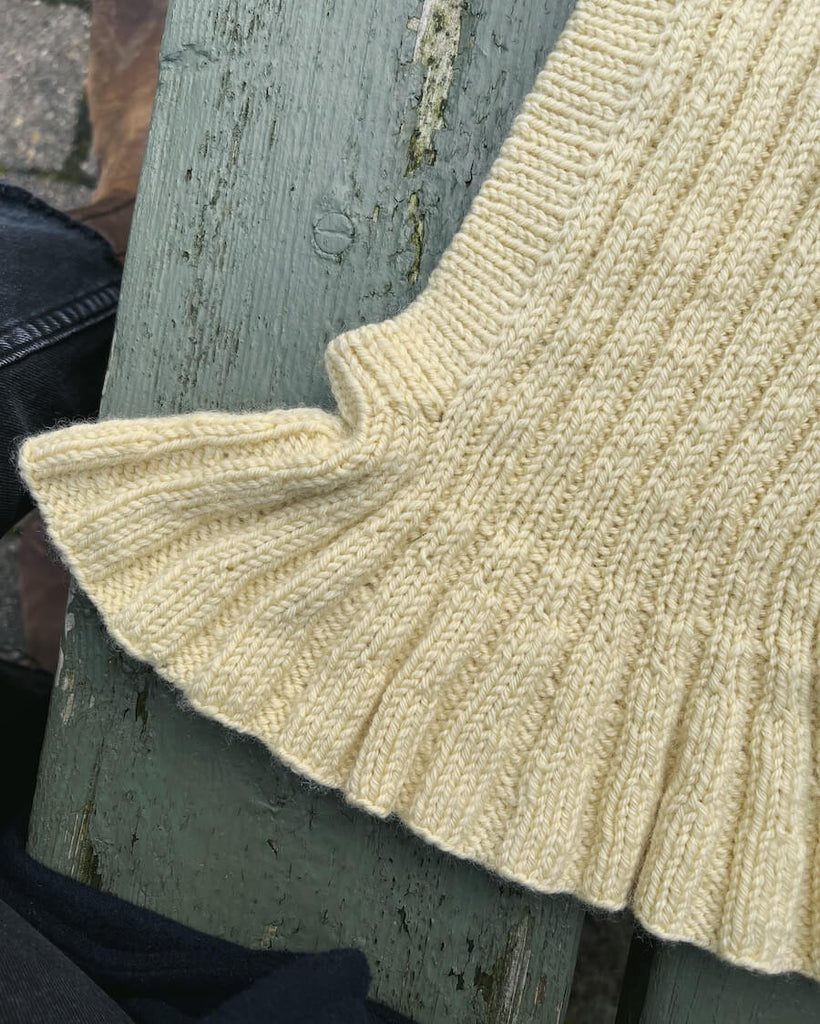 Detaljebillede af gul Sunday Balaclava