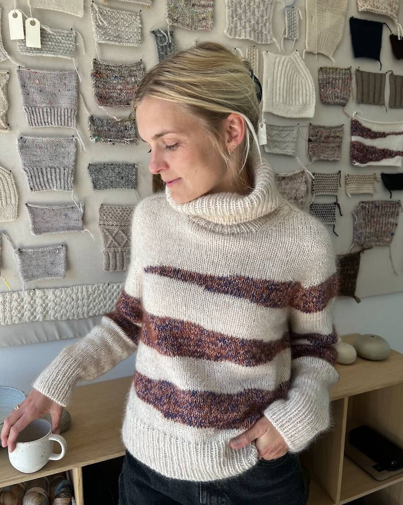Kvinde iført Sycamore Sweater