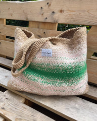 Grøn og beige Technicolor Shopper på pallesofa