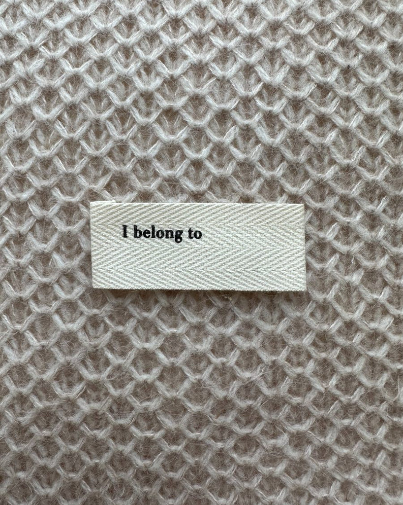 I belong to label fra Petiteknit