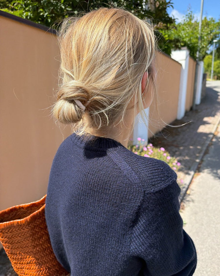 Procesbillede af blå Vega Sweater 