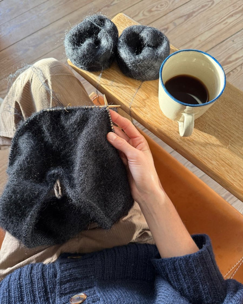 Procesbillede af sort Bea Blouse