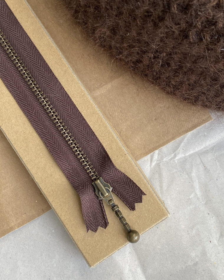 UDENLANDSKE FORHANDLERE Zipper 23 cm - Chocolate brown - Wholesale