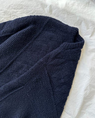 Closeup af blå Esther Sweater Man