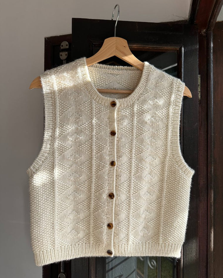 Closeup af hvid Esther Vest