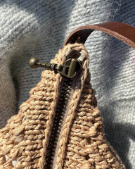 Close up af lynlås i florence bag