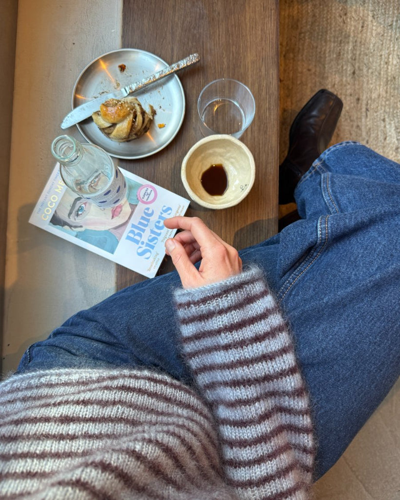 Blå og bordeaux Frankie Blouse set oppefra