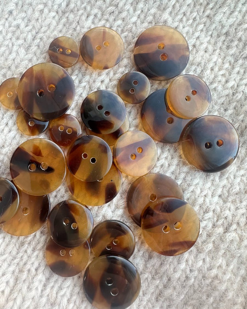 2-hole galalith buttons Ø15 mm - Dark brown - 8 pcs