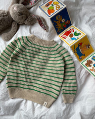 Liggende Friday Sweater med grønne striber