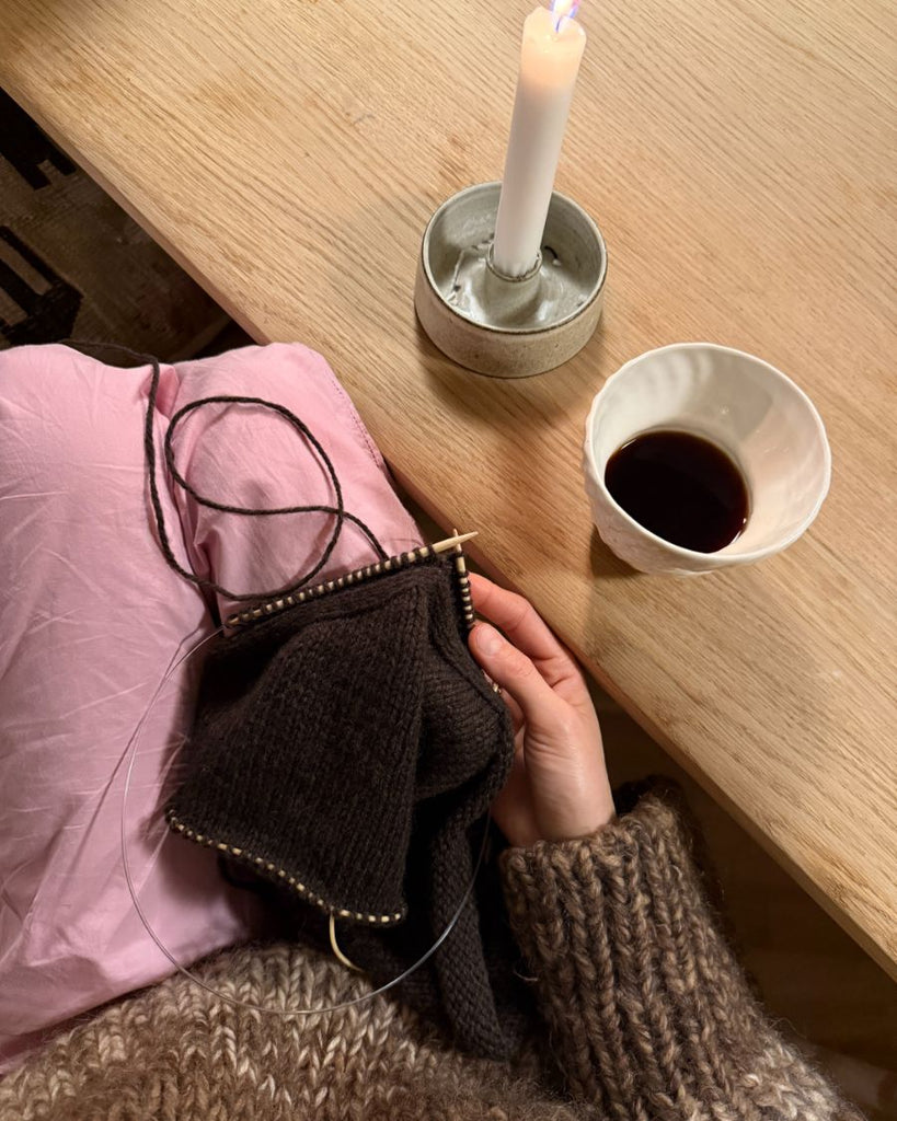 Procesbillede af brun Hannah Sweater O-neck