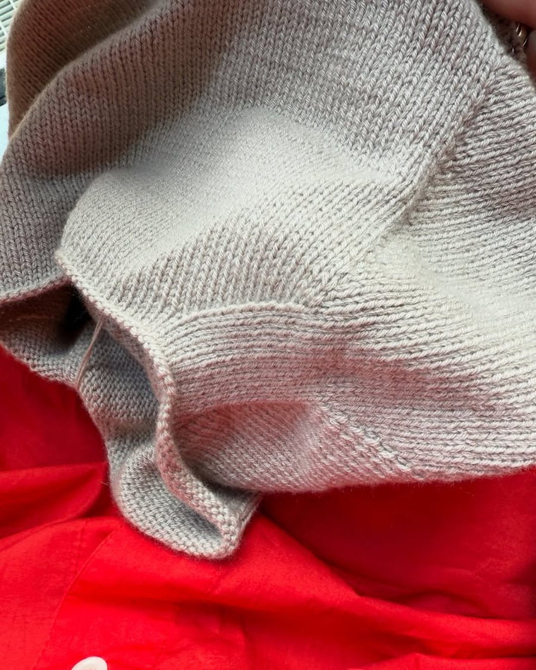 Procesbillede af beige Ivy Tee