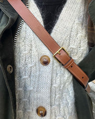 Jenny jacket v-neck med mørkebrune galalit knapper Ø25 mm