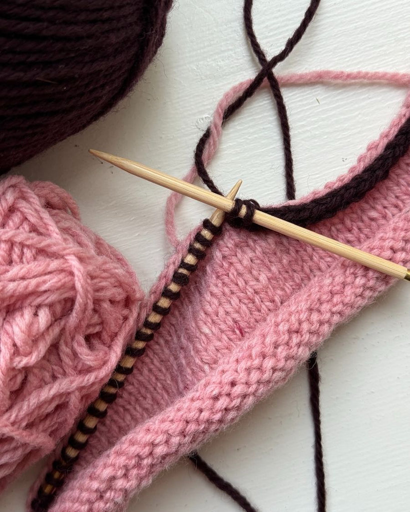 Procesbillede af lyserød Linea Sweater