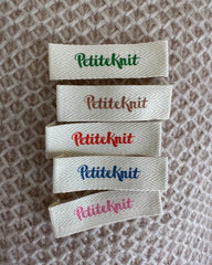 Farvemix petiteknit labels i staments green, biscuit, cherry tomato, electric blue, bubblegum