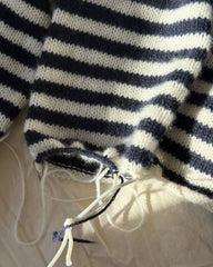Procesbillede af blå og hvid Olga Blouse