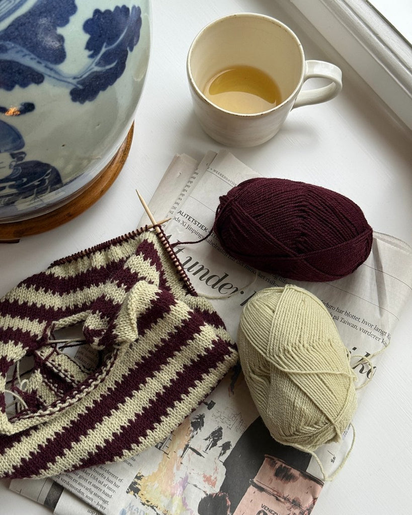 Procesbillede af bordeaux og grøn Otto Sweater Baby