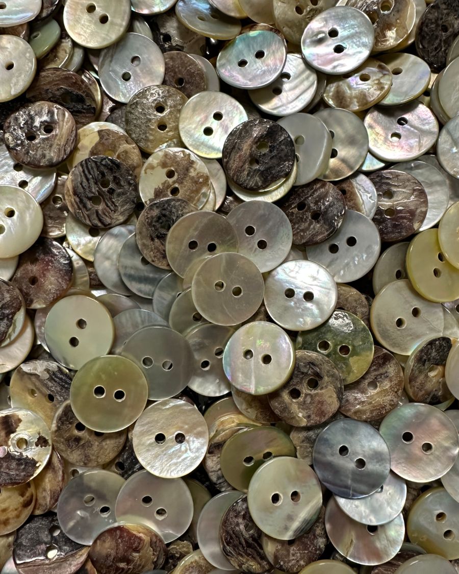 Knapper af perlemor Ø15 mm - 10 stk – PetiteKnit