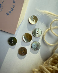 Perlemorsknapper 15 mm i pakker af 6 stk.